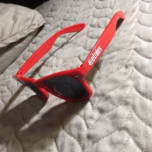 Etnies sun glasses